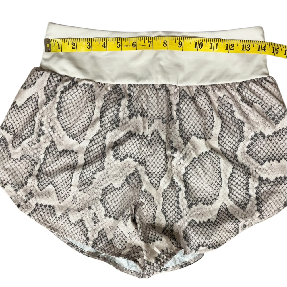 Varley “Derby” Snakeskin Print Gym Running Shorts (AA) - Picture 9 of 15